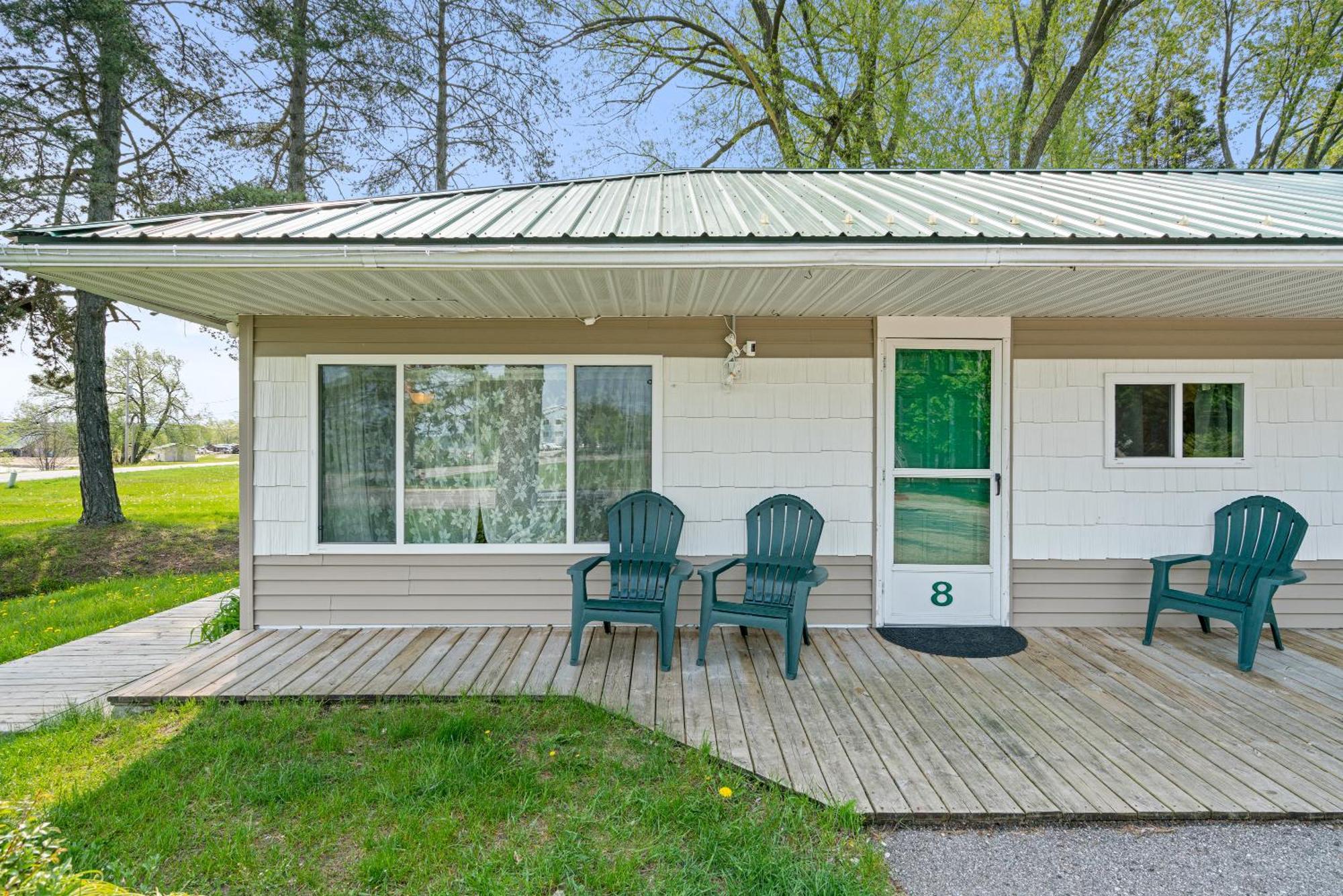 South Arm Retreats Motel East Jordan Exterior photo